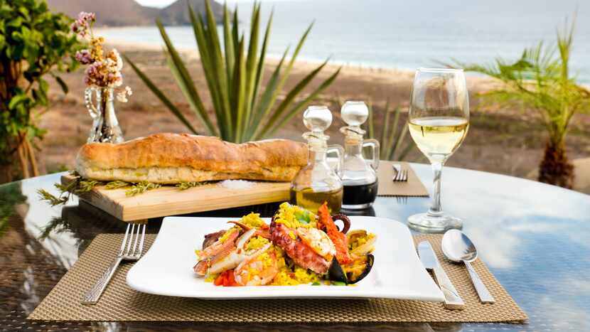 El Mirador boasts ocean views and tasty food.