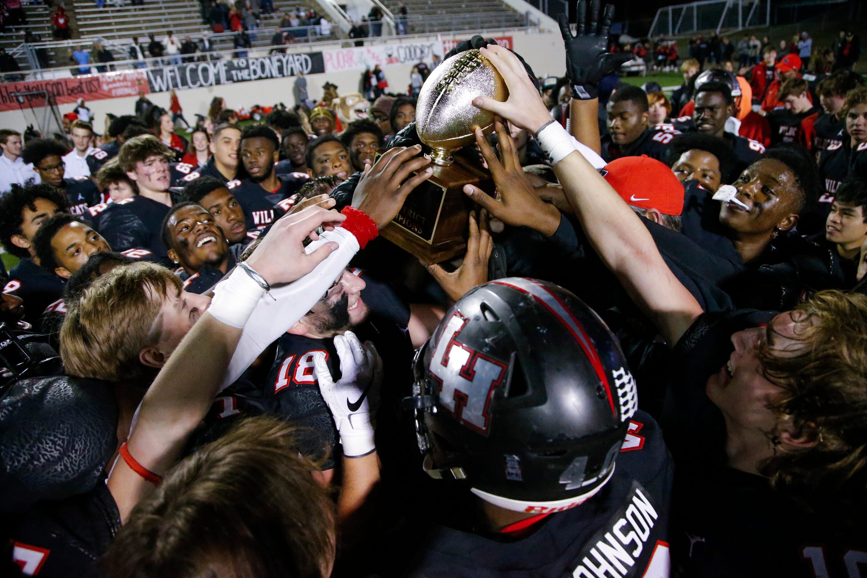 Lake Highlands celebrates a 29-24 win over South Grand Prairie after a Class 6A Division I...