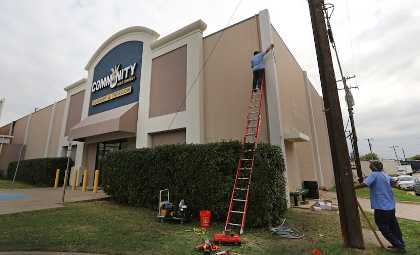 A look at the exterior of the building that houses the Dallas Mavericks' new practice...