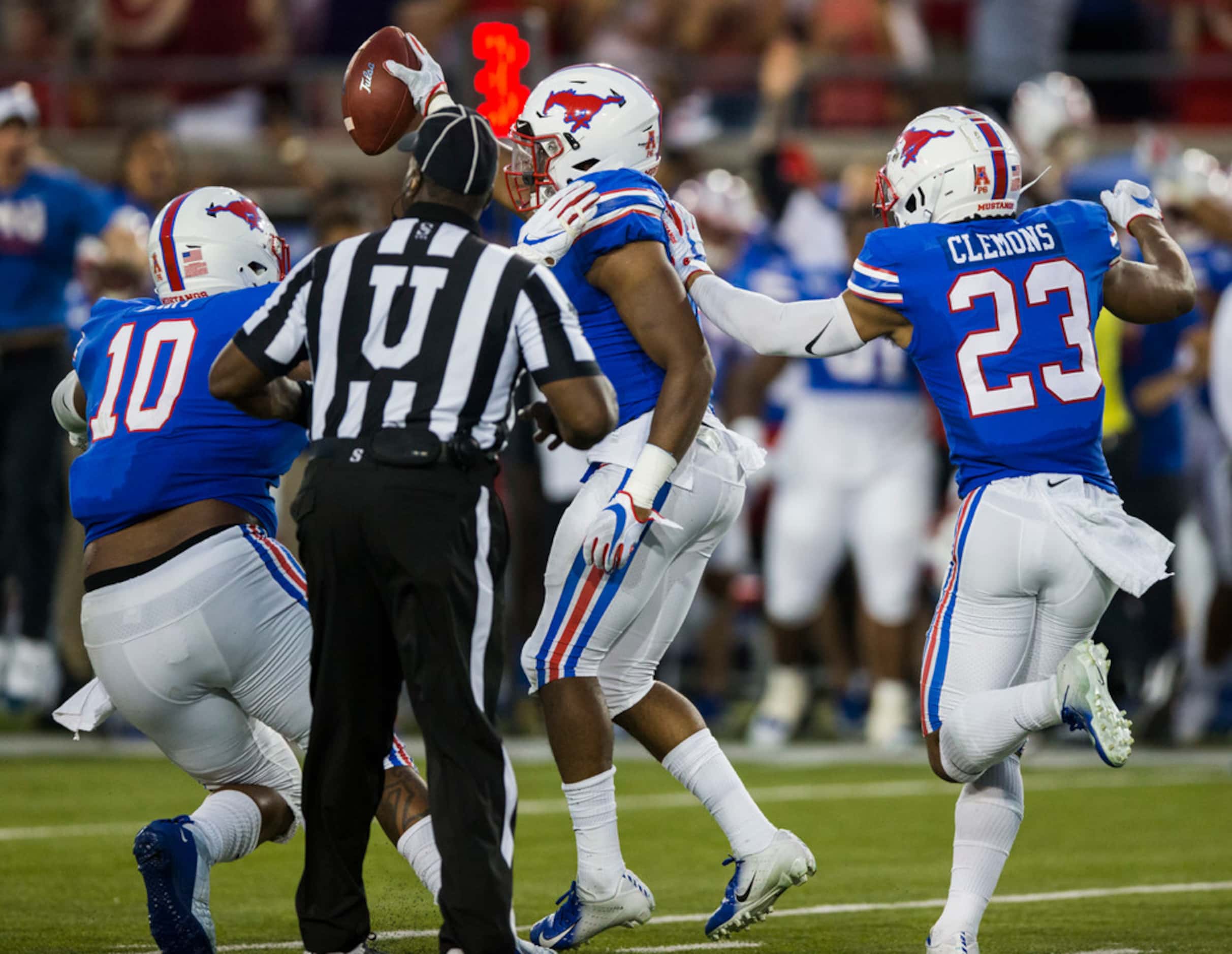 SMU Mustangs cornerback Chevin Calloway (11) celebrates after an interception during the...