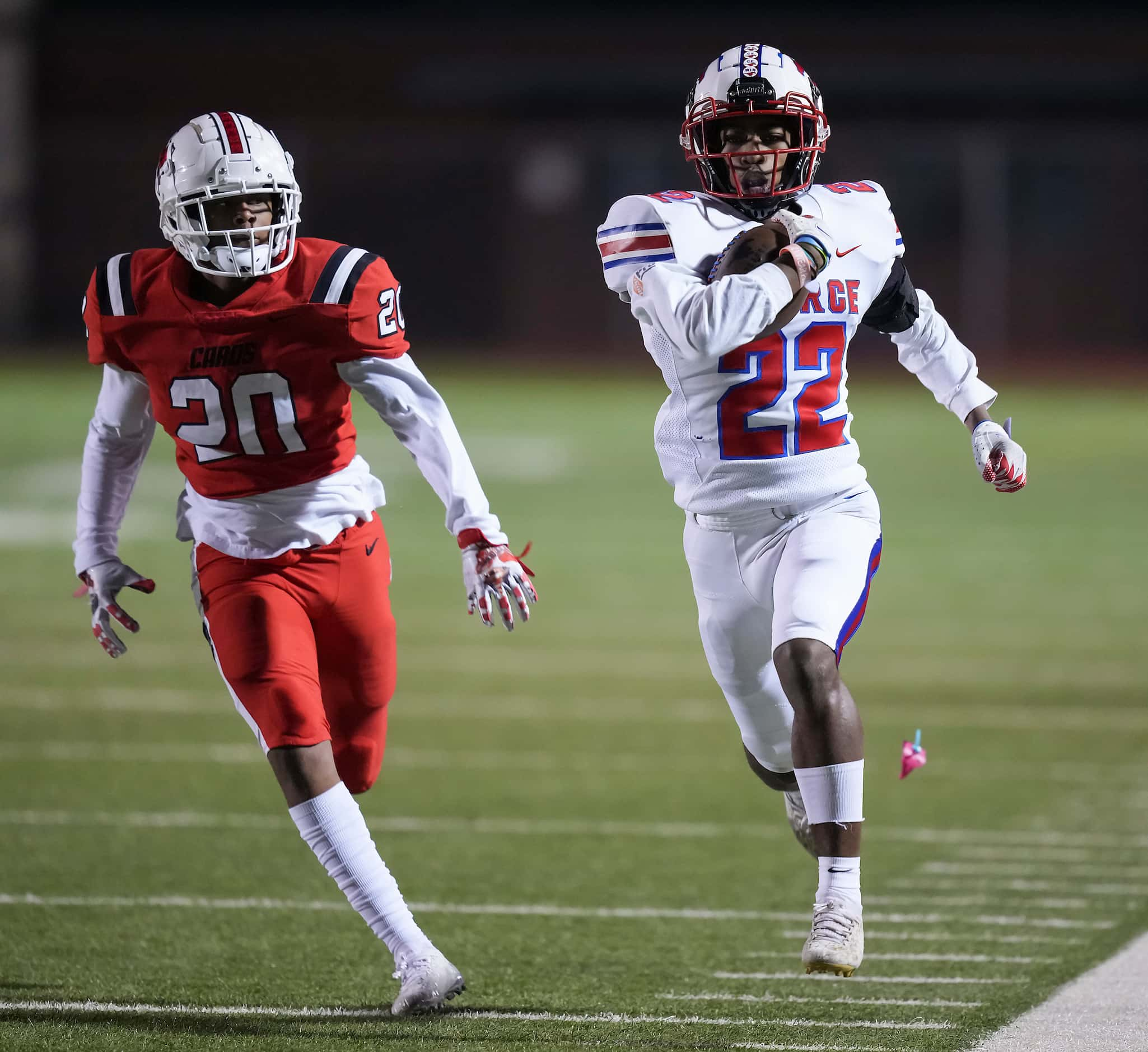 Richardson JJ Pearce running back Daiquan Landon (22) races 59-yards down the sidelines past...