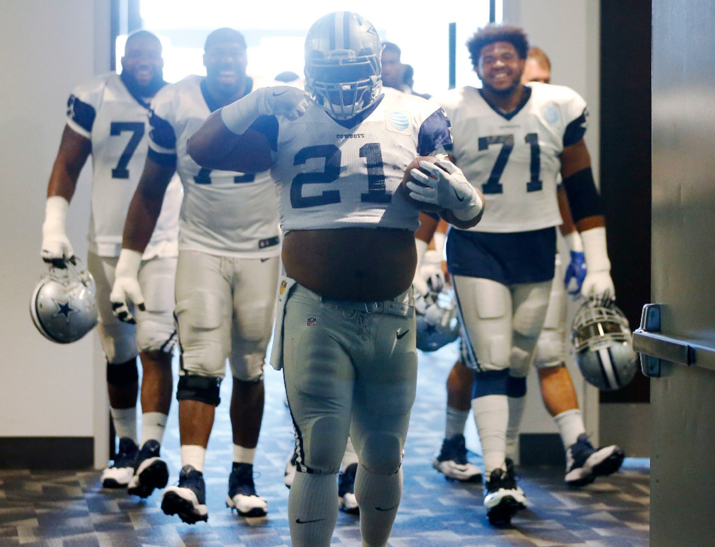 Cowboys teammates, coaches laud OL Joe Looney's prank: 'It's stuff like  this we're going to remember'