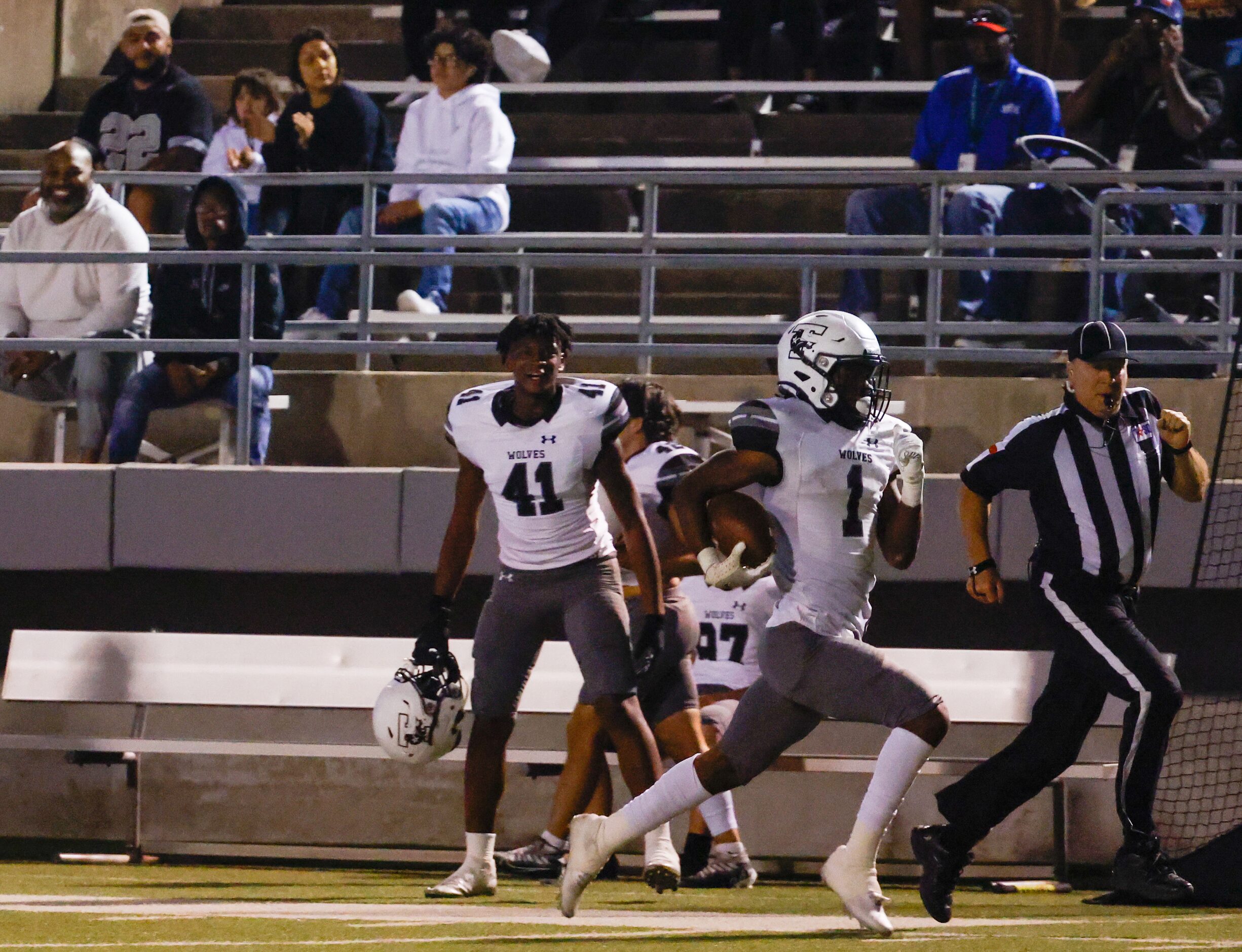 Mansfield Timberview running back Jarvis Reed (1) carries the ball more than 50-yards to the...