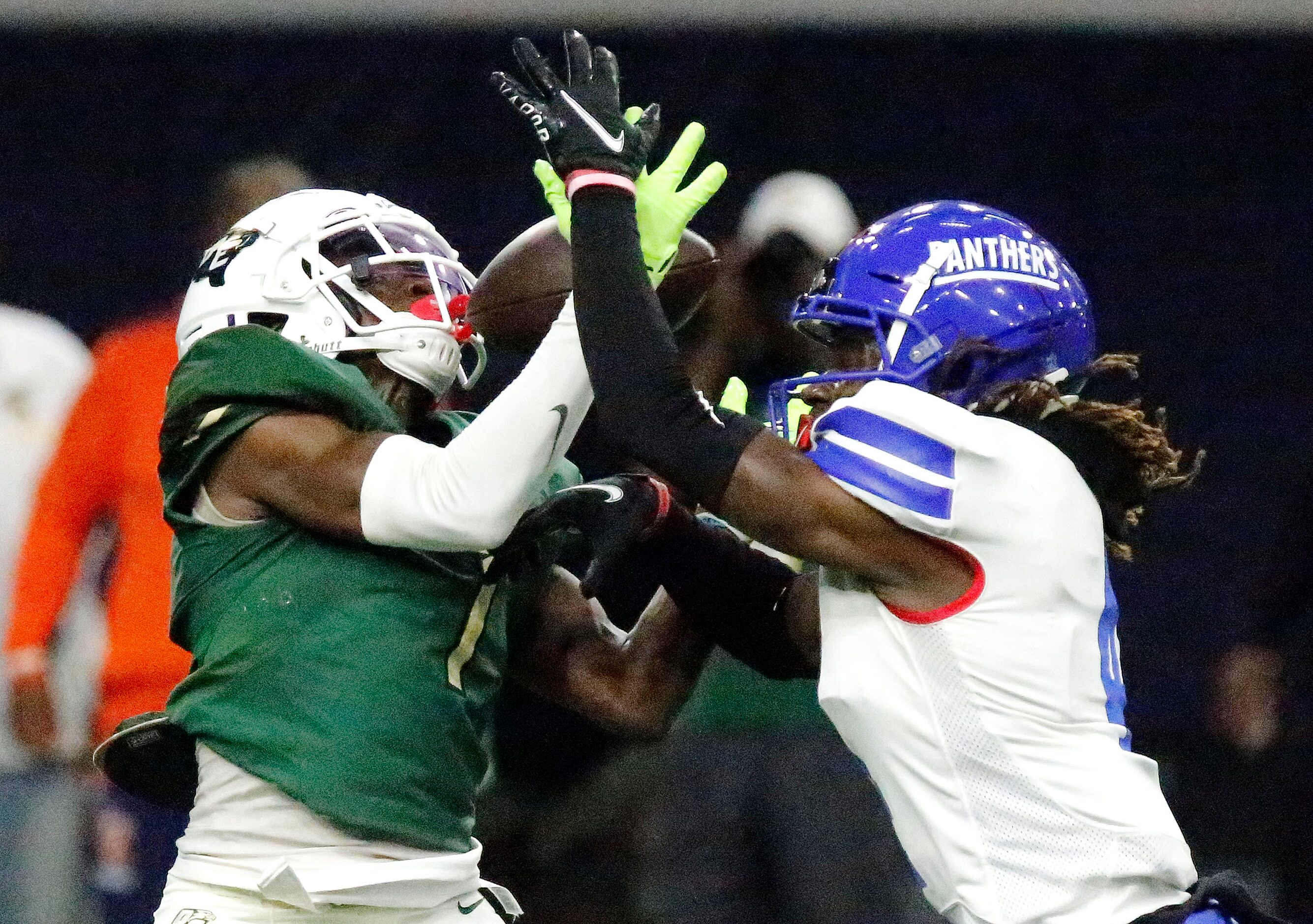 DeSoto High School wide receiver Johntay Cook ii (1) makes this catch and goes on to score a...