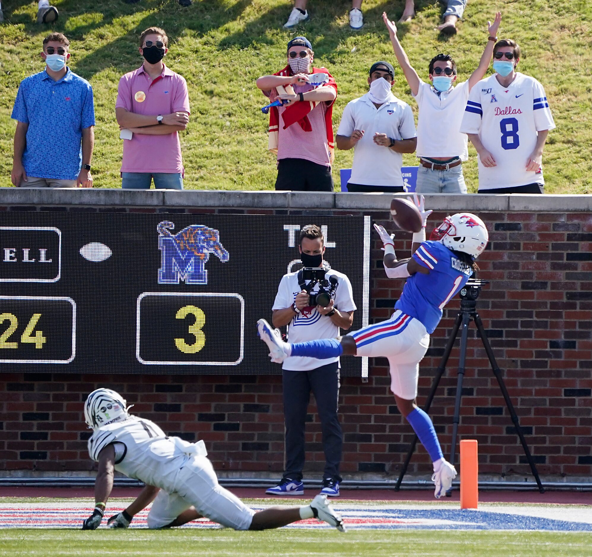 SMU cornerback Brandon Crossley (1) intercepts a pass intended for Memphis wide receiver...