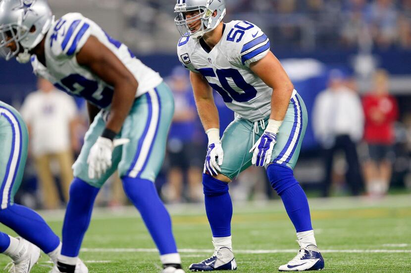 Dallas Cowboys middle linebacker Sean Lee (50) lines up against the New York Giants in the...