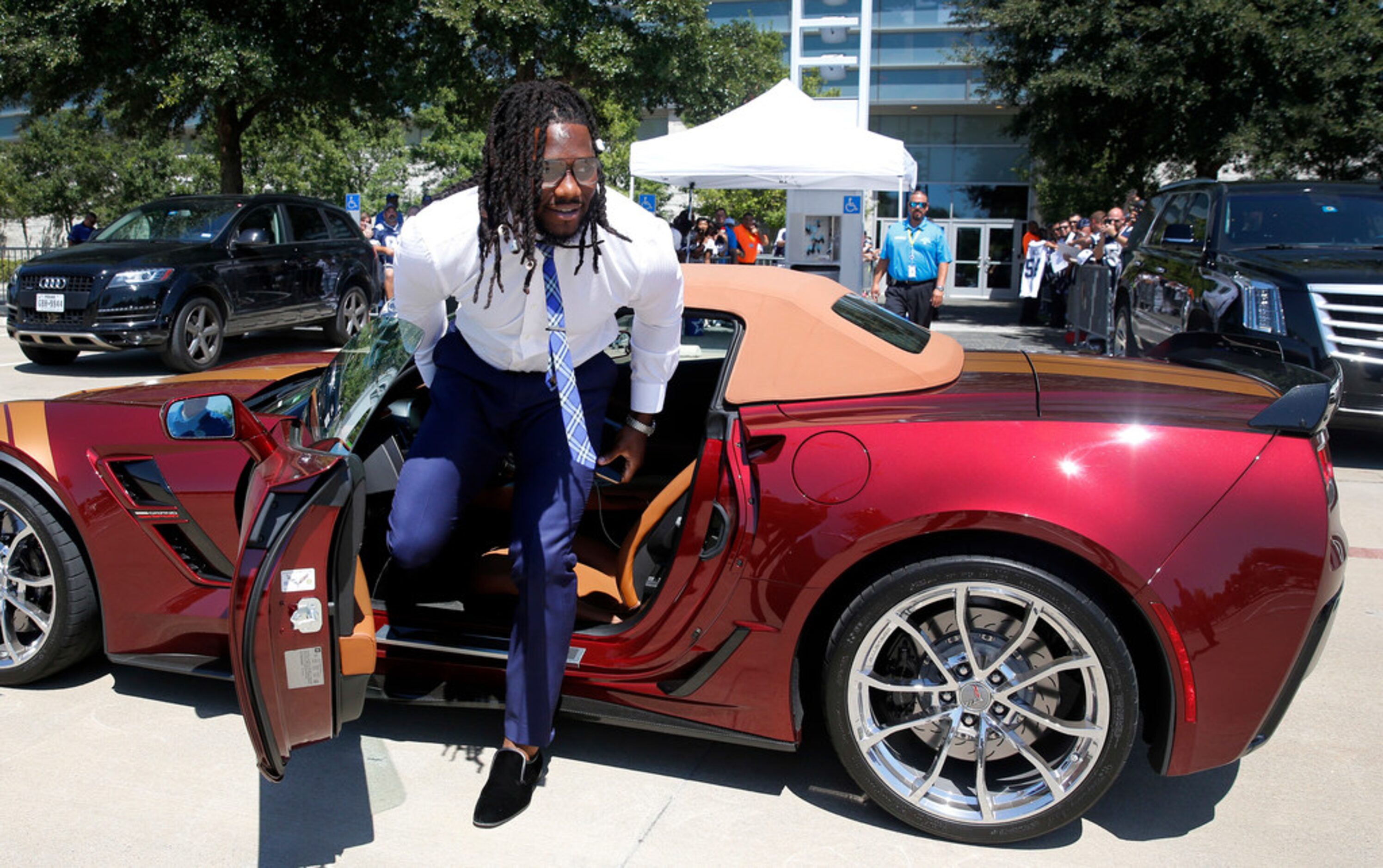 Dallas Cowboys middle linebacker Jaylon Smith  arrives in his Corvette at AT&T Stadium in...