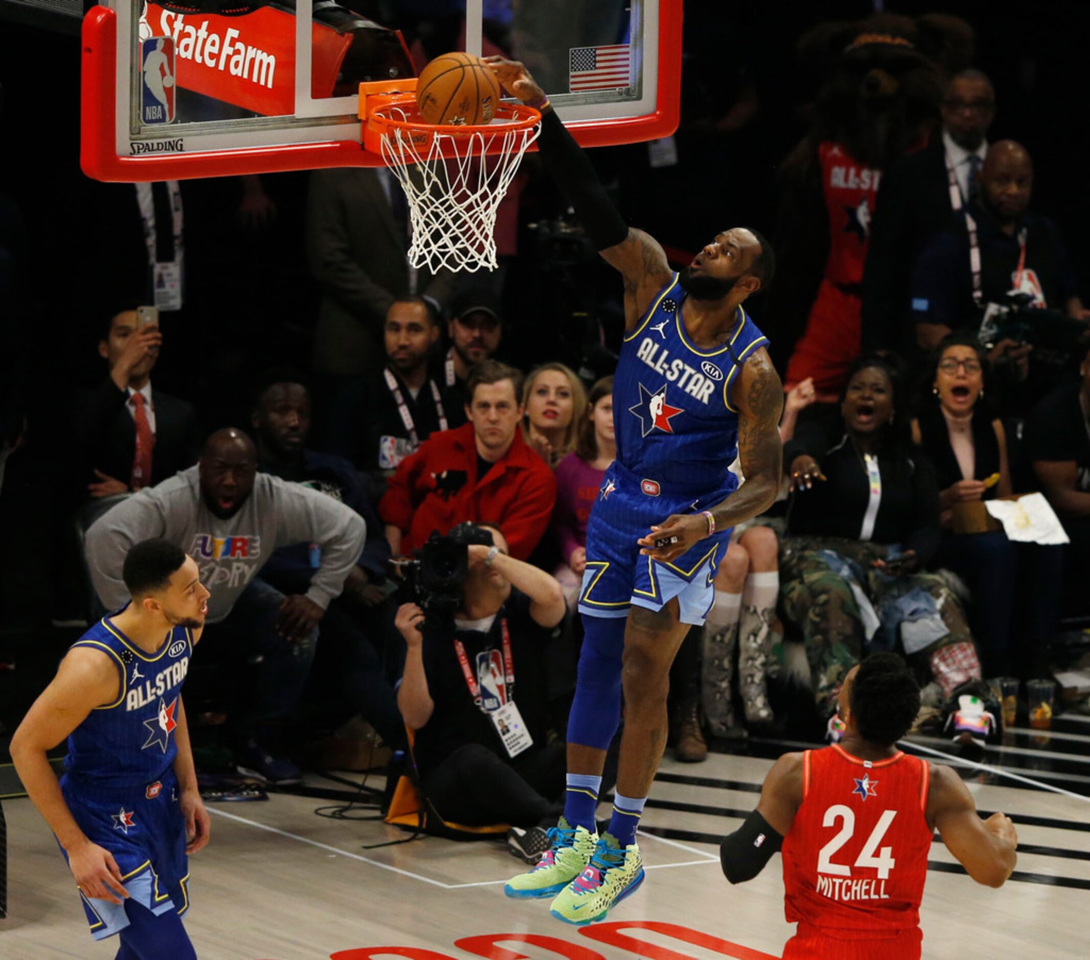 Team LeBron's LeBron James (2) dunks in a game against Team Giannis during the second half...