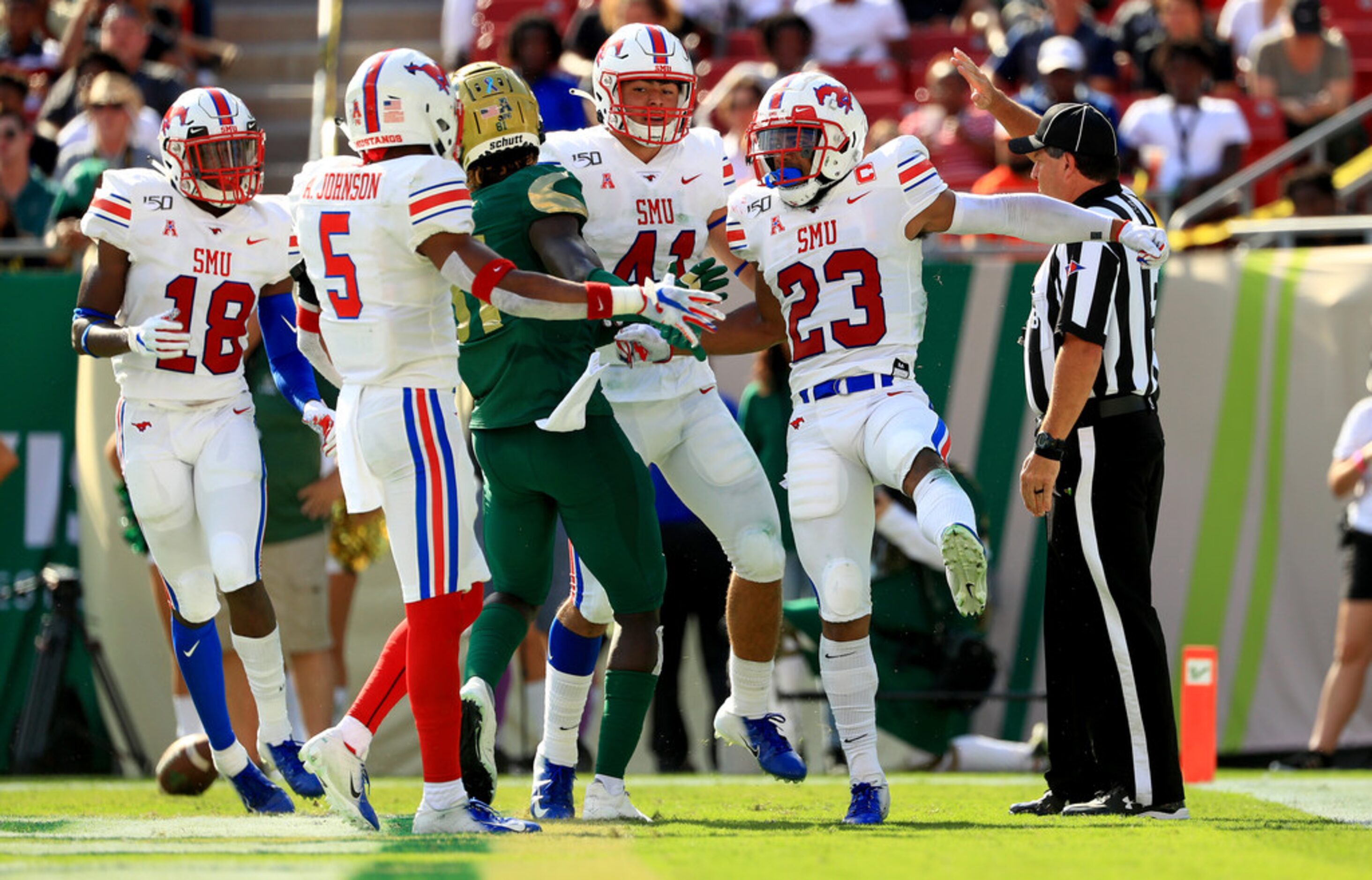 TAMPA, FLORIDA - SEPTEMBER 28: Rodney Clemons #23 of the Southern Methodist Mustangs...