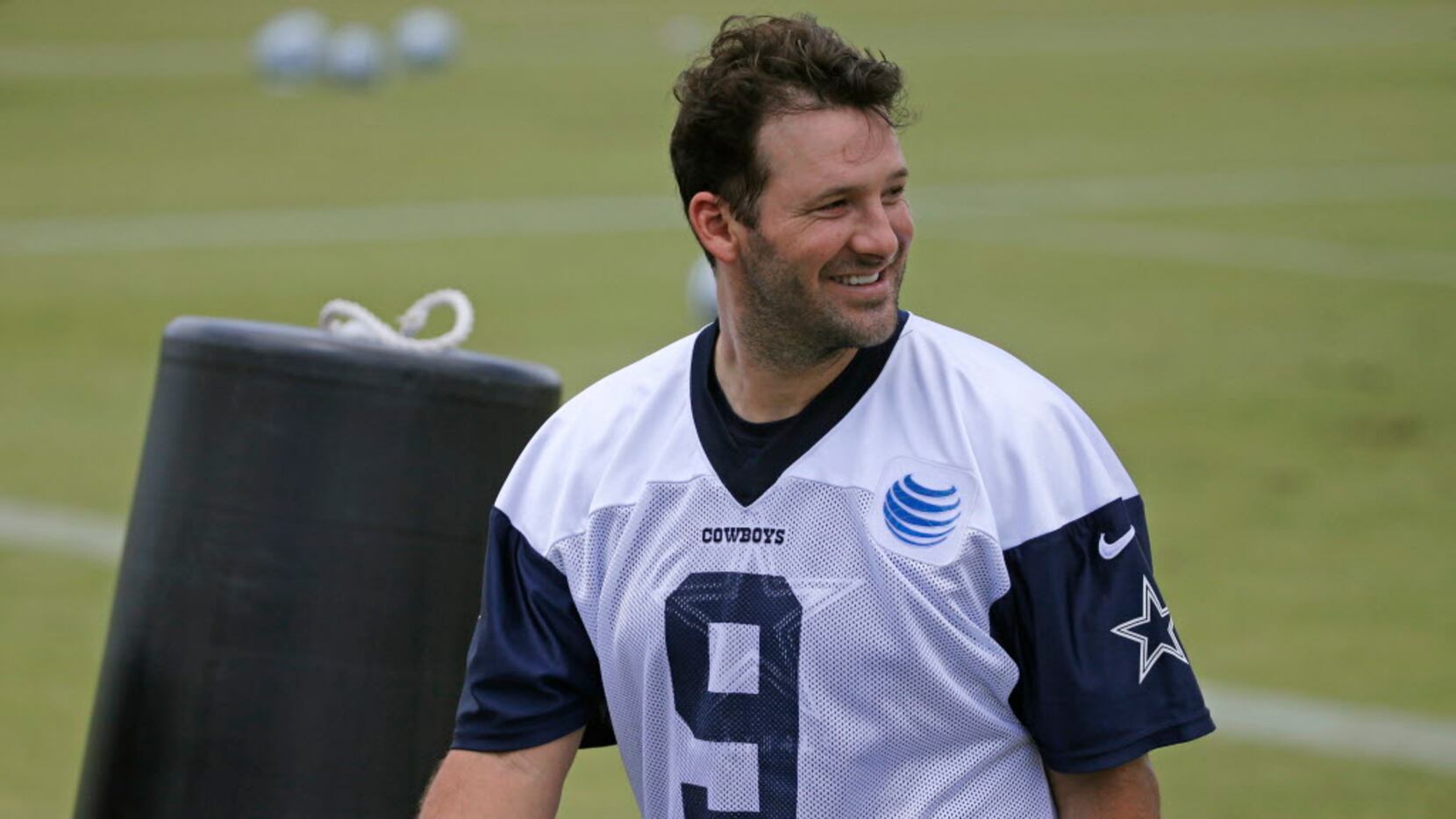 Sorry, Eli! SI.com rates Tony Romo higher than Giants' Manning