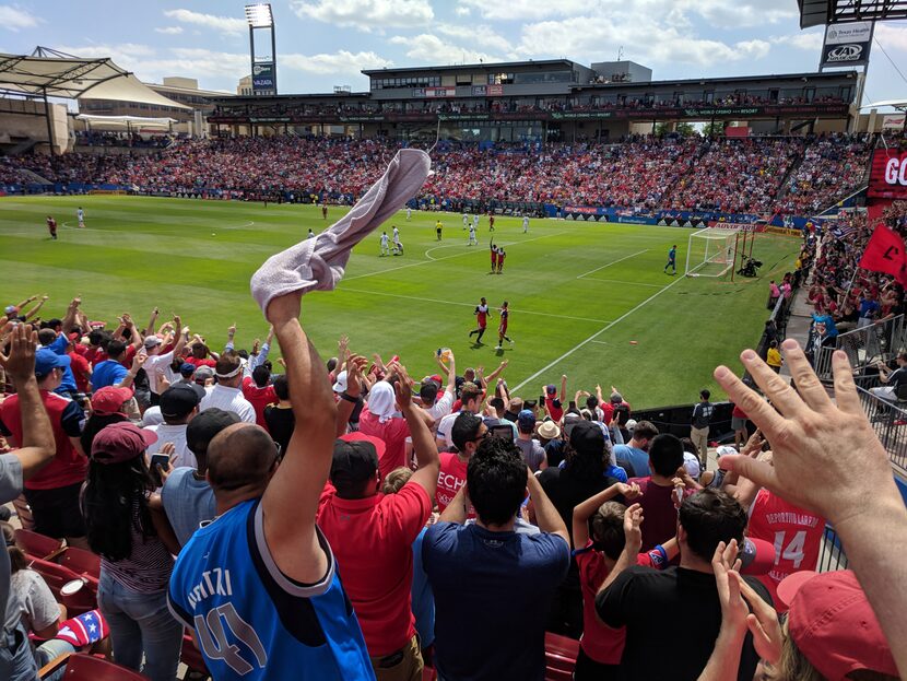 The Toyota Stadium crowd celebrates Maxi Urruti's goal against LA Galaxy. (5-12-18)