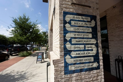 A map in the Bishop Arts District shows restaurants and shops in every direction.