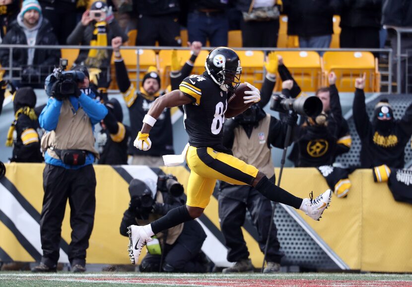 PITTSBURGH, PA - JANUARY 08:  Antonio Brown #84 of the Pittsburgh Steelers celebrates after...