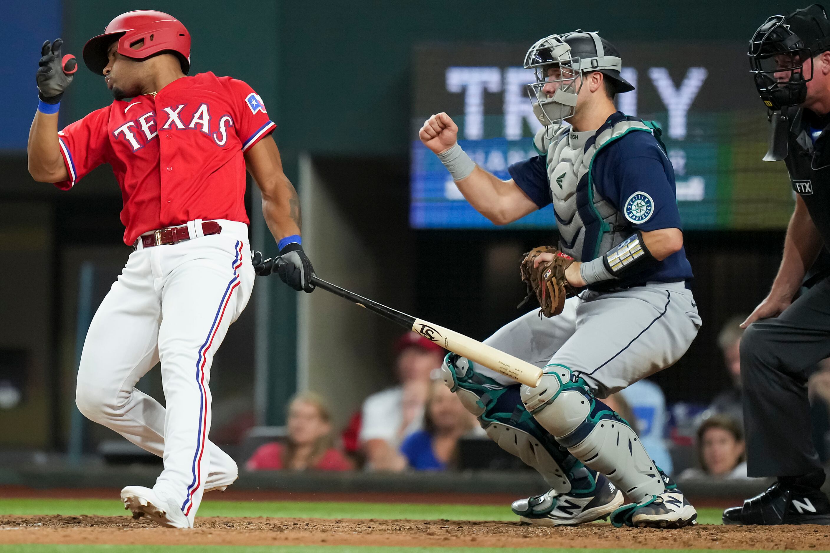 Suarez'd: Rangers fall to Mariners behind go-ahead 9th-inning home run