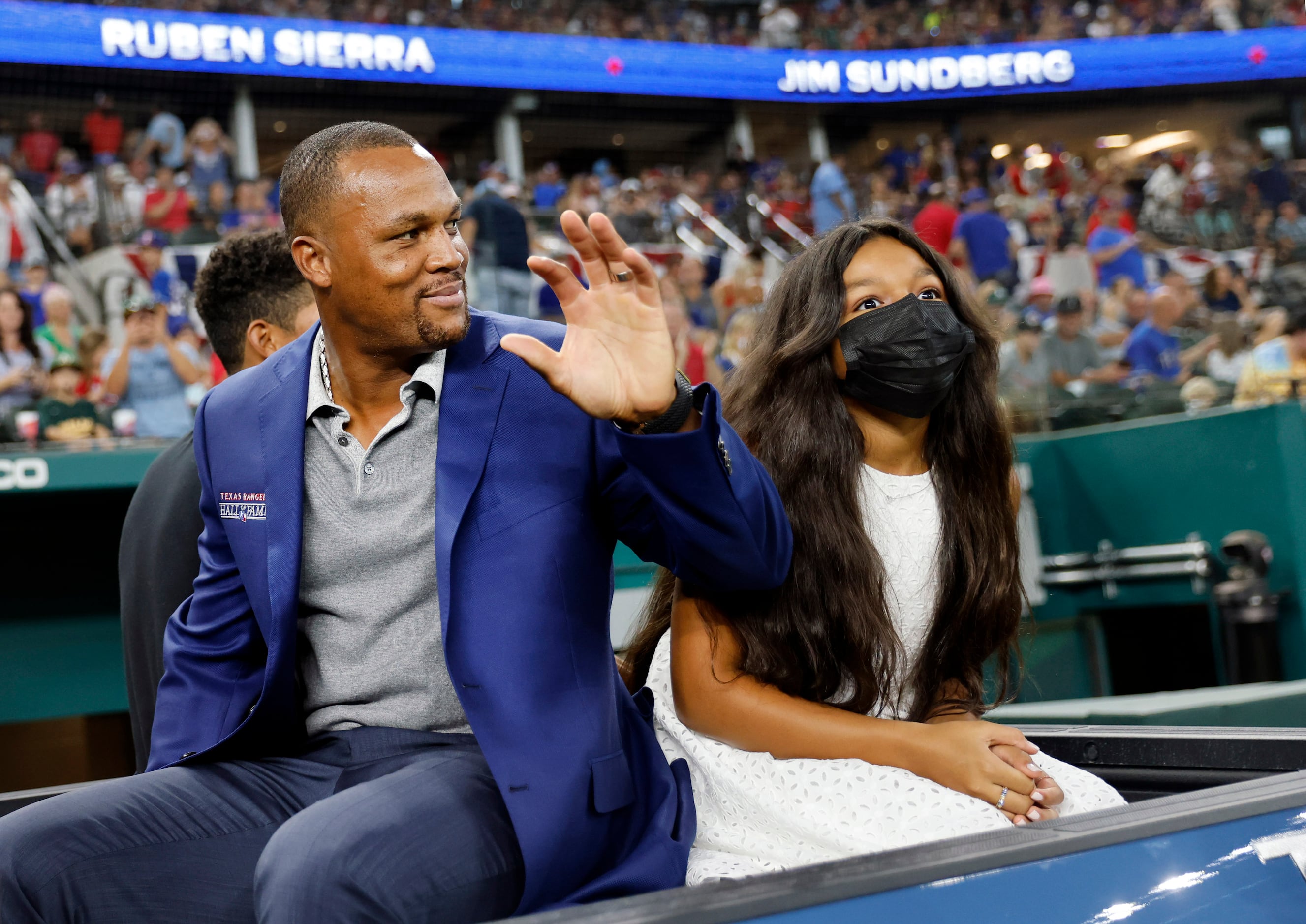 Adrian Beltre, PA announcer Chuck Morgan inducted into Rangers