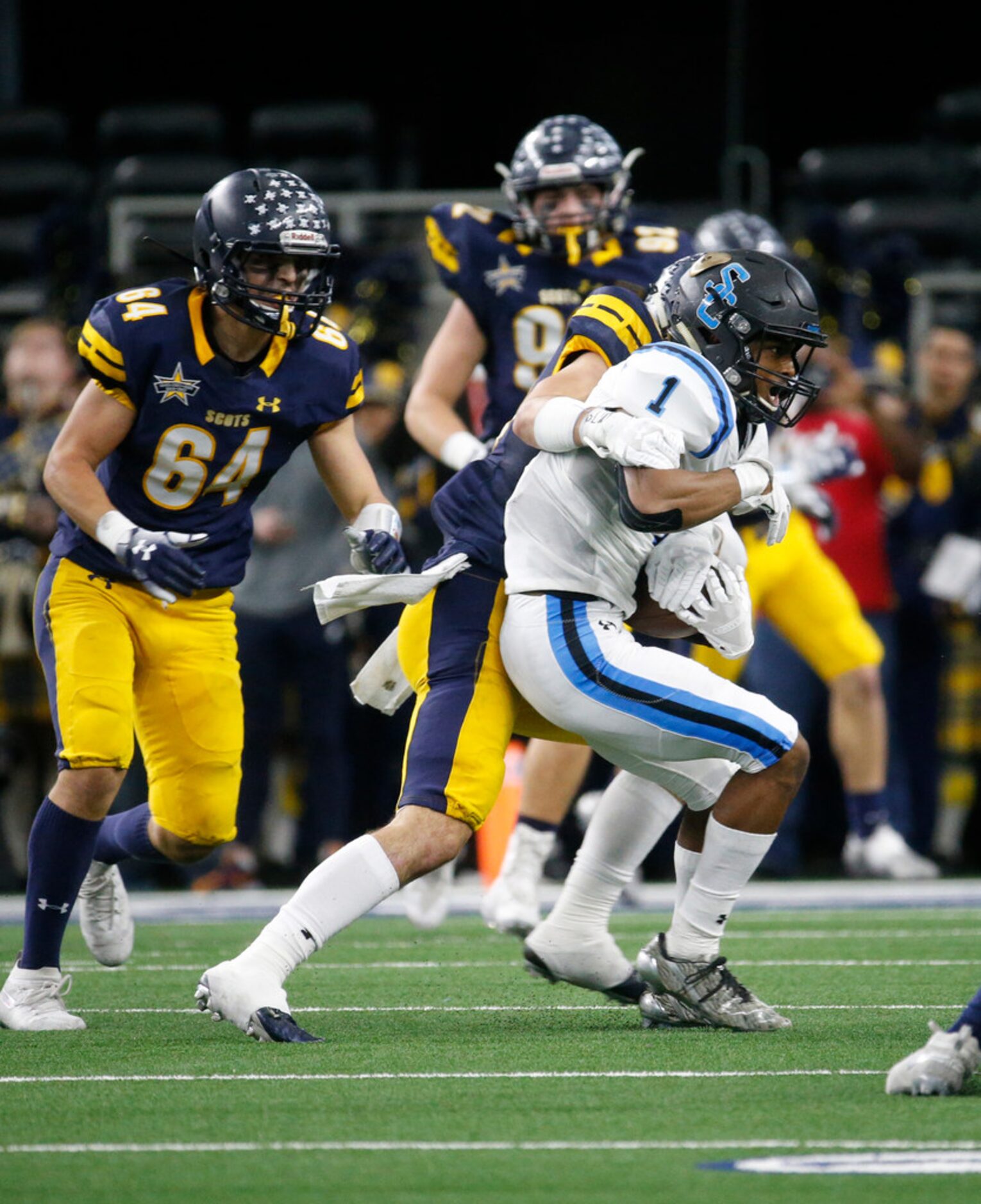 Shadow Creek's Kealon Jackson runs the ball against Highland Park's during the first half of...