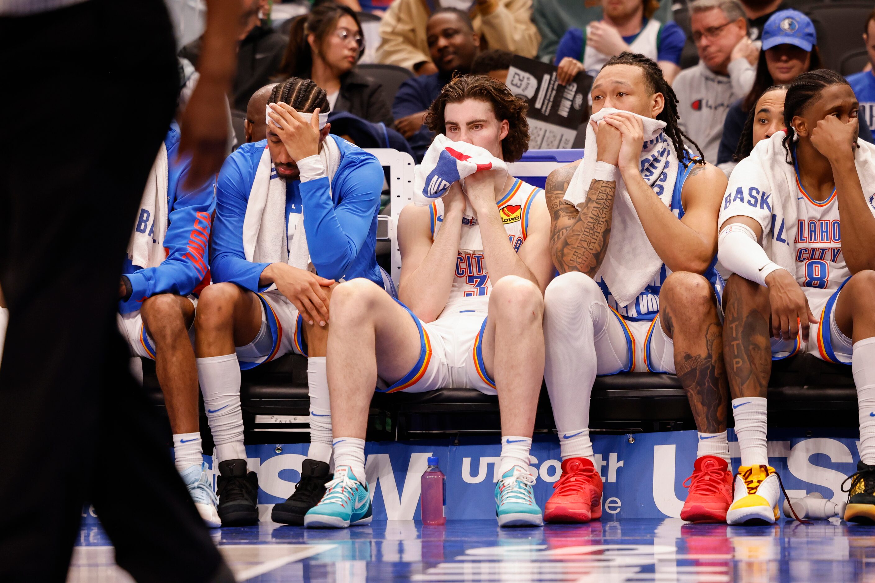 Oklahoma City Thunder guard Josh Giddey (3), Oklahoma City Thunder forward Jaylin Williams...