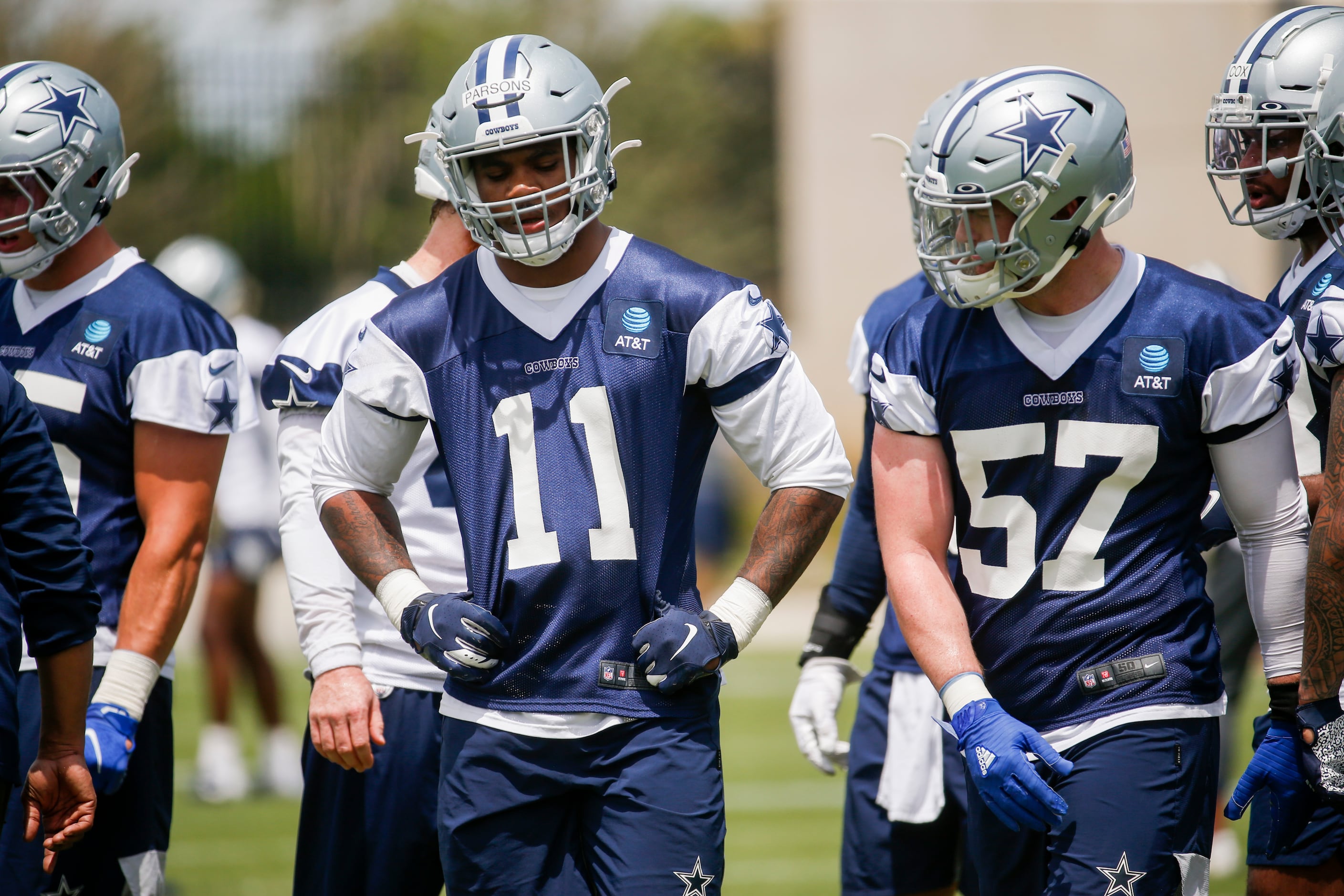 Cowboys' Micah Parsons joins teammates for OTAs