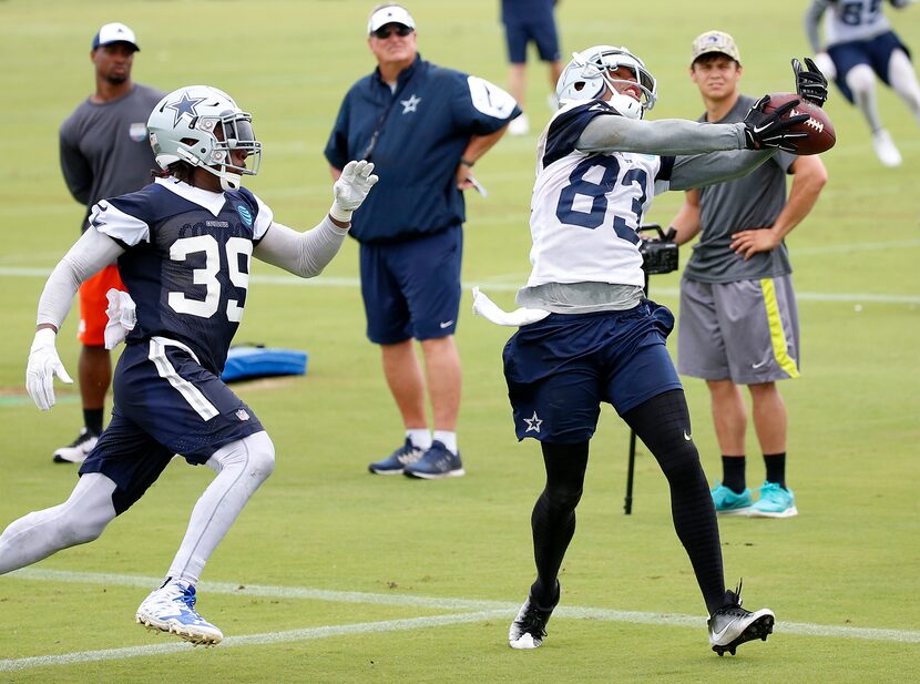 Dallas Cowboys wide receiver Terrance Williams (83) catches a touchdown pass over Brandon...