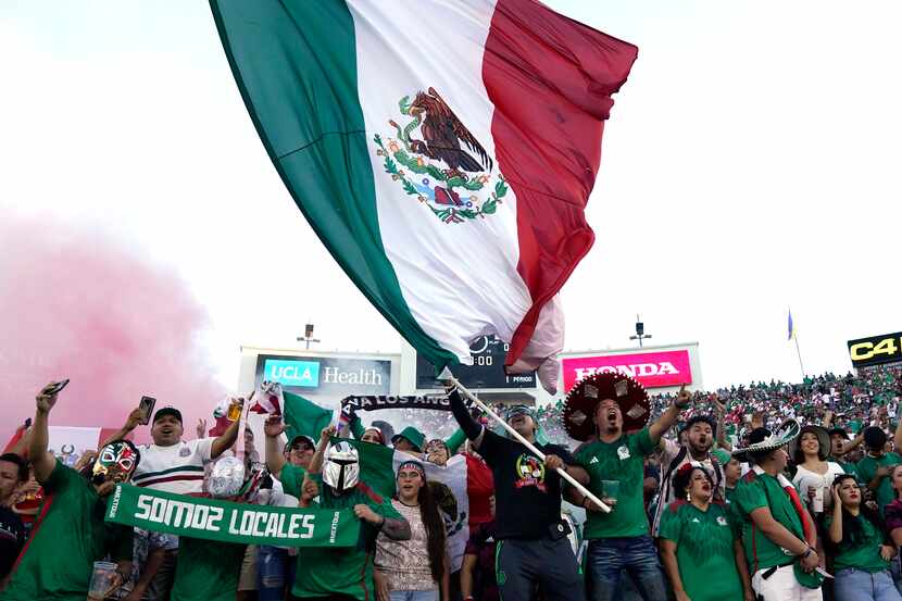 Seguidores de la selección mexicana se harán presentes en el State Farm Stadium de Glendale,...