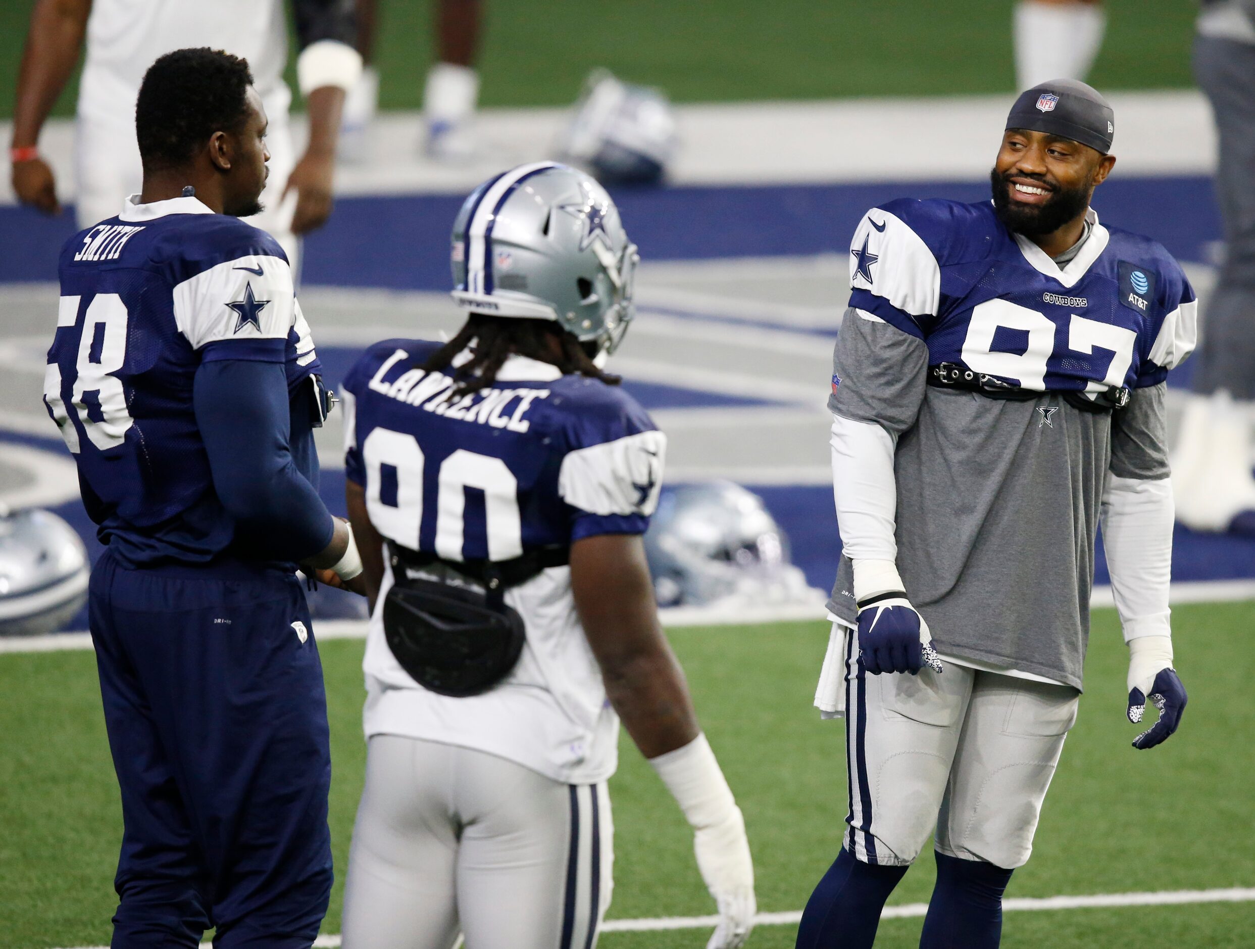 Dallas Cowboys defensive end Aldon Smith (58), Dallas Cowboys defensive end DeMarcus...