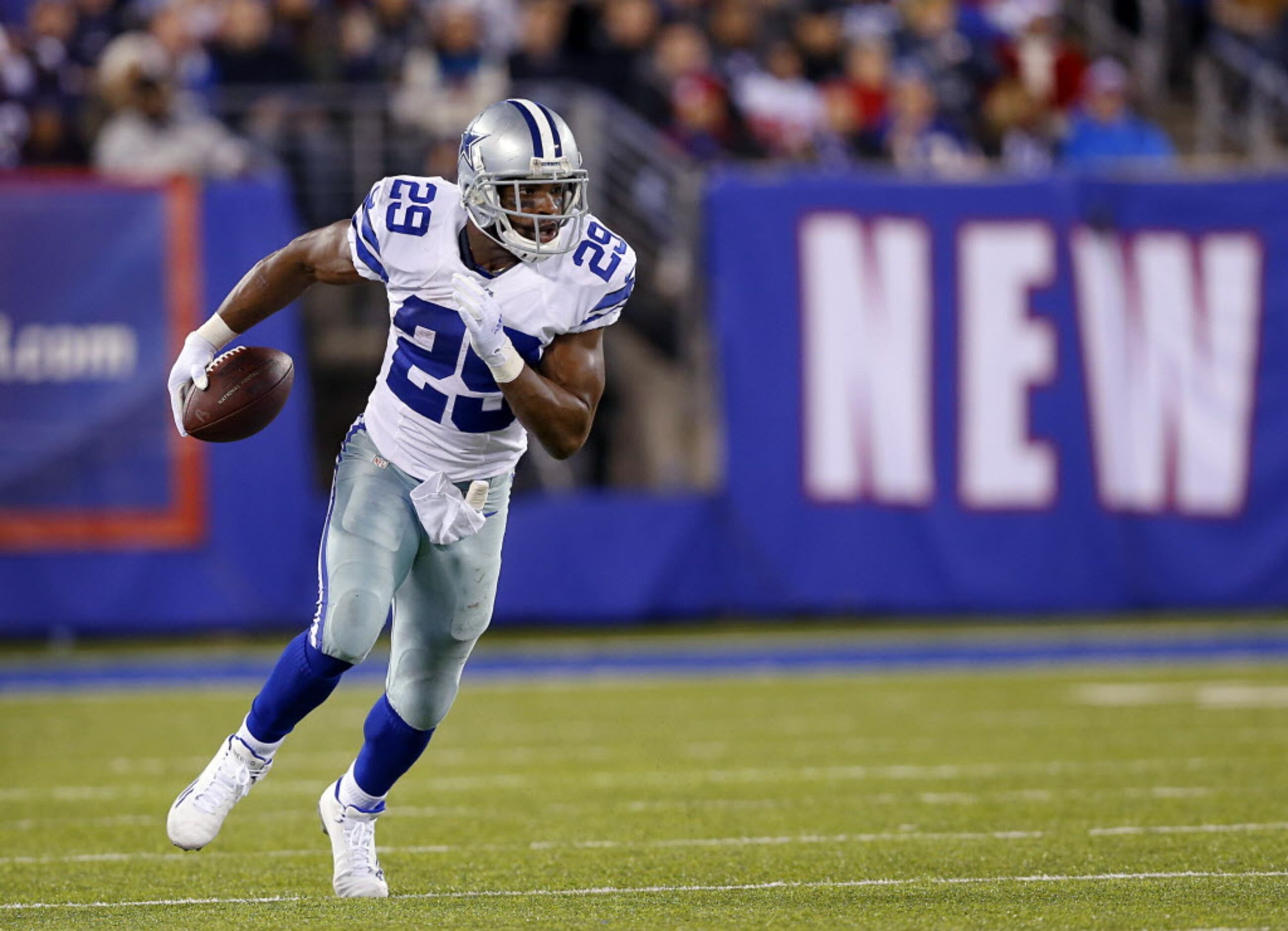 Dez Bryant signs new five-year, $70m deal with the Dallas Cowboys