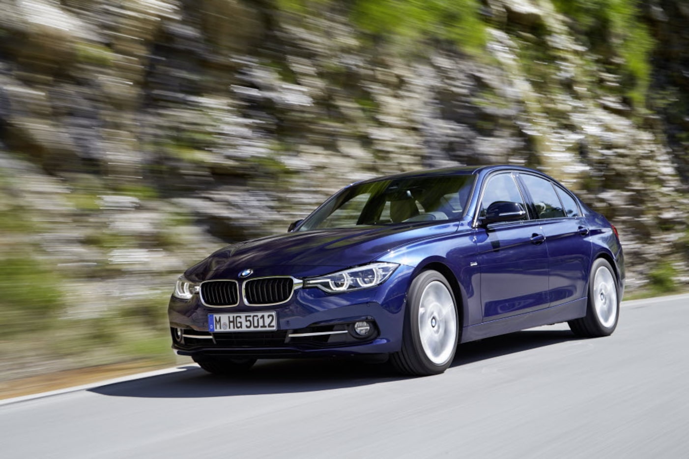 The 2016 BMW 340i sedan in mediterranean blue. 