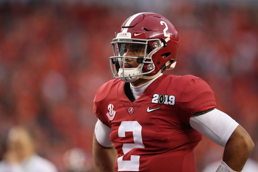 SANTA CLARA, CA - JANUARY 07:  Jalen Hurts #2 of the Alabama Crimson Tide warms up prior to...