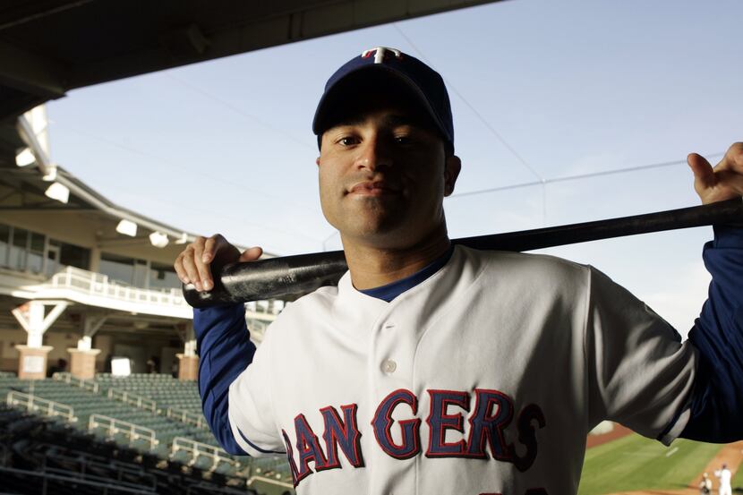 Ian Kinsler put on a Israel jersey at the Rangers game, why