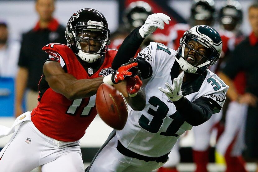 ATLANTA, GA - SEPTEMBER 14: Byron Maxwell #31 of the Philadelphia Eagles breaks up a pass...