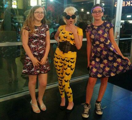 My Little Monsters made a friend who happened to have an insanely awesome "Paparazzi"...