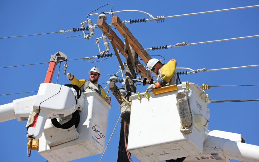 Trabajadores de Oncor en Dallas.