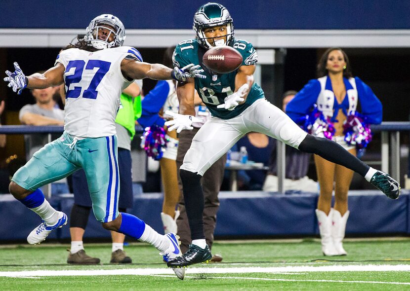 Philadelphia Eagles wide receiver Jordan Matthews (81) can't catch a pass as Dallas Cowboys...