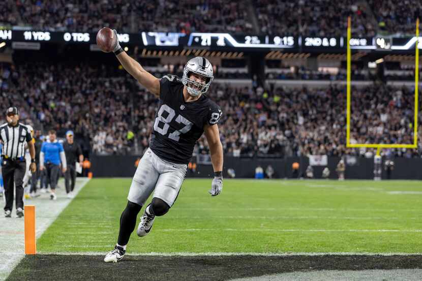 Las Vegas Raiders tight end Michael Mayer (87) catches a touchdown against the Los Angeles...