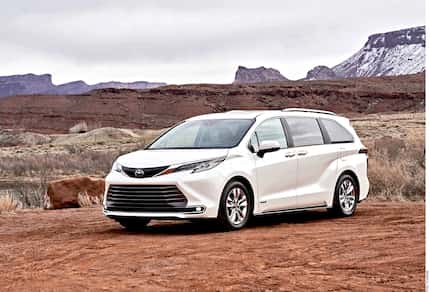 La popular minivan Toyota Sienna Híbrida tendrá una motorización a gasolina de 4 cilindros y...