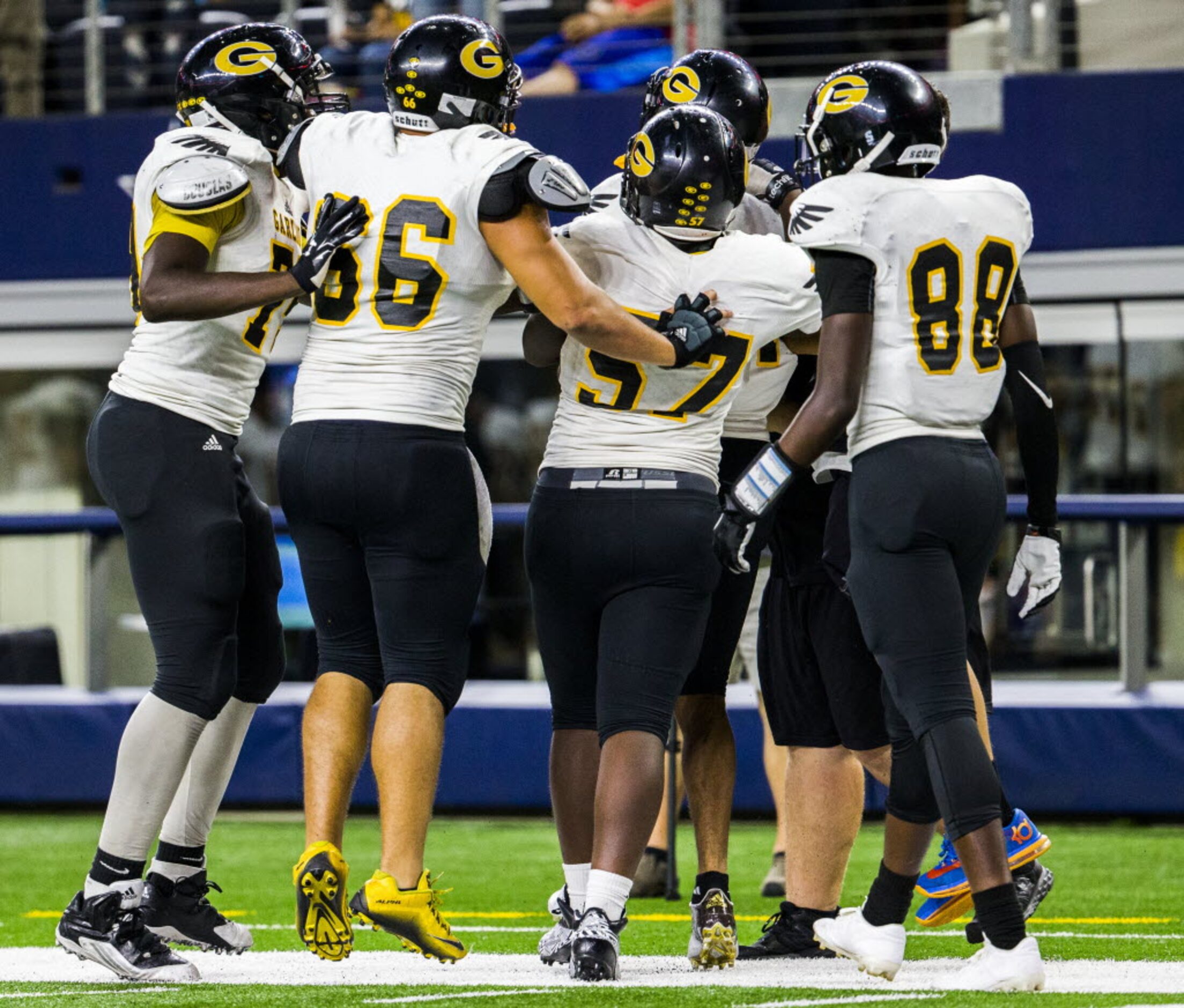 Garland celebrates after Garland wide receiver Coree Compton (11) catches a game-winning...