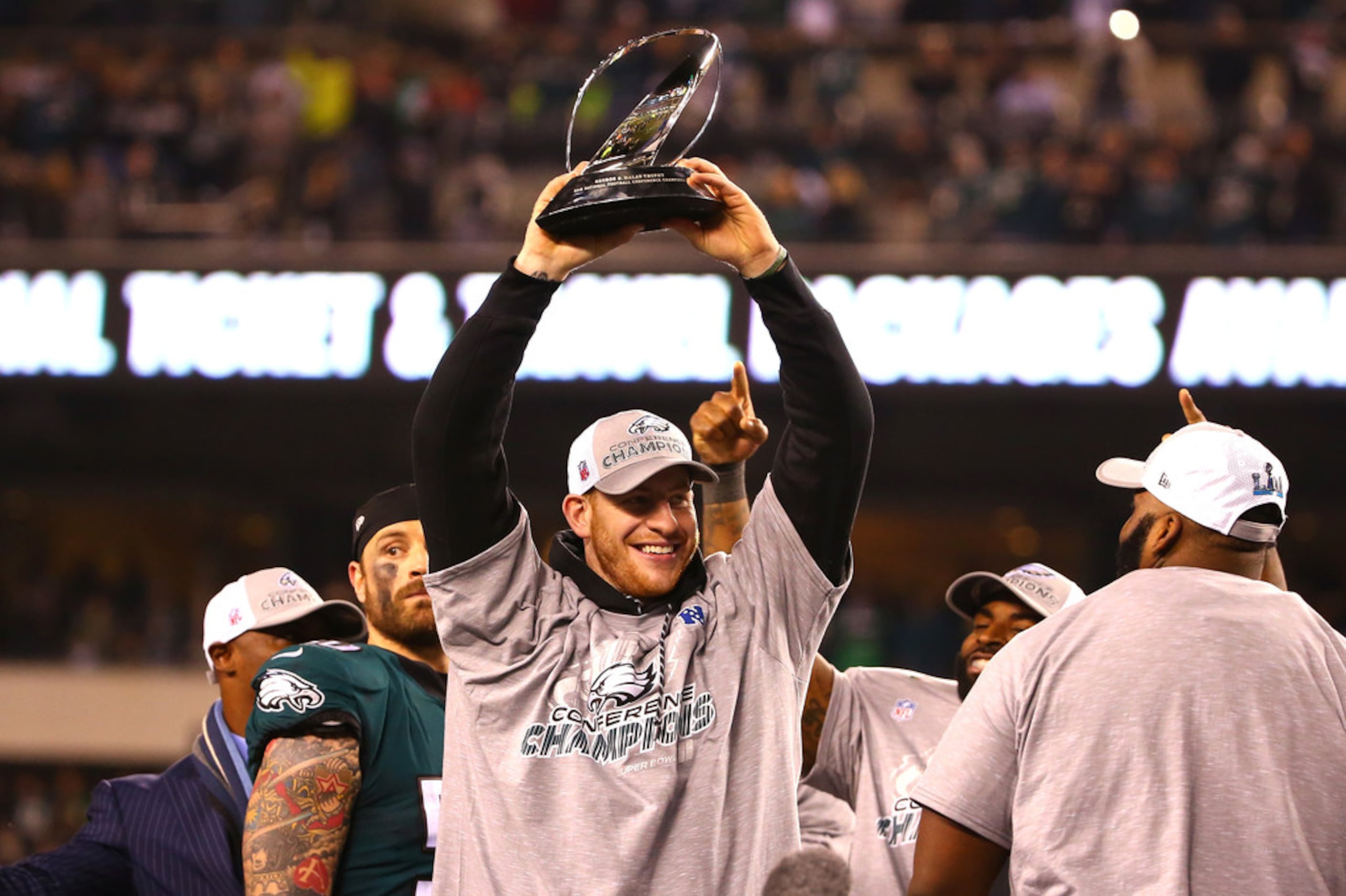 Philadelphia Eagles rally, but Carson Wentz can't do it all in 30