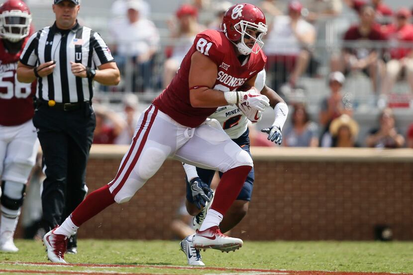 FILE - In this Saturday, Sept. 2, 2017, file photo, Oklahoma tight end Mark Andrews (81)...