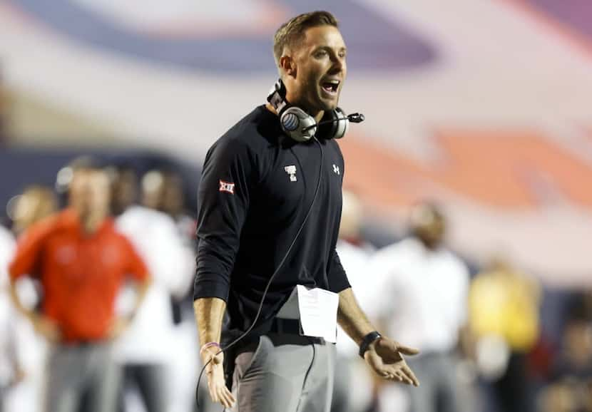 Sep 6, 2014; El Paso, TX, USA; Texas Tech Red Raiders head coach Kliff Kingsbury reacts as...