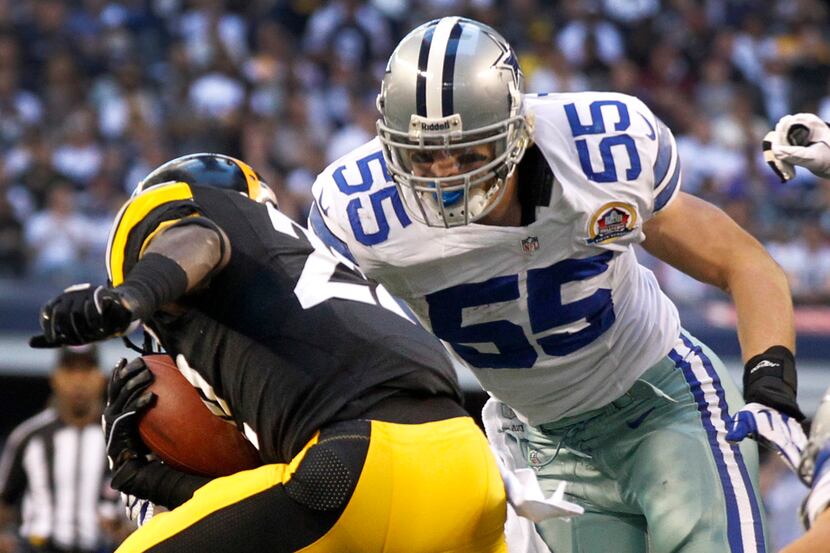 Dallas Cowboys outside linebacker Alex Albright (55) looks to tackle Pittsburgh Steelers...