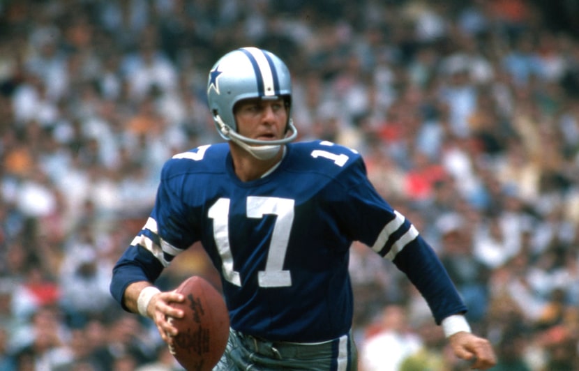 Dallas Cowboys quarterback Don Meredith gets set to throw a pass circa 1967.  (Tony Tomsic...