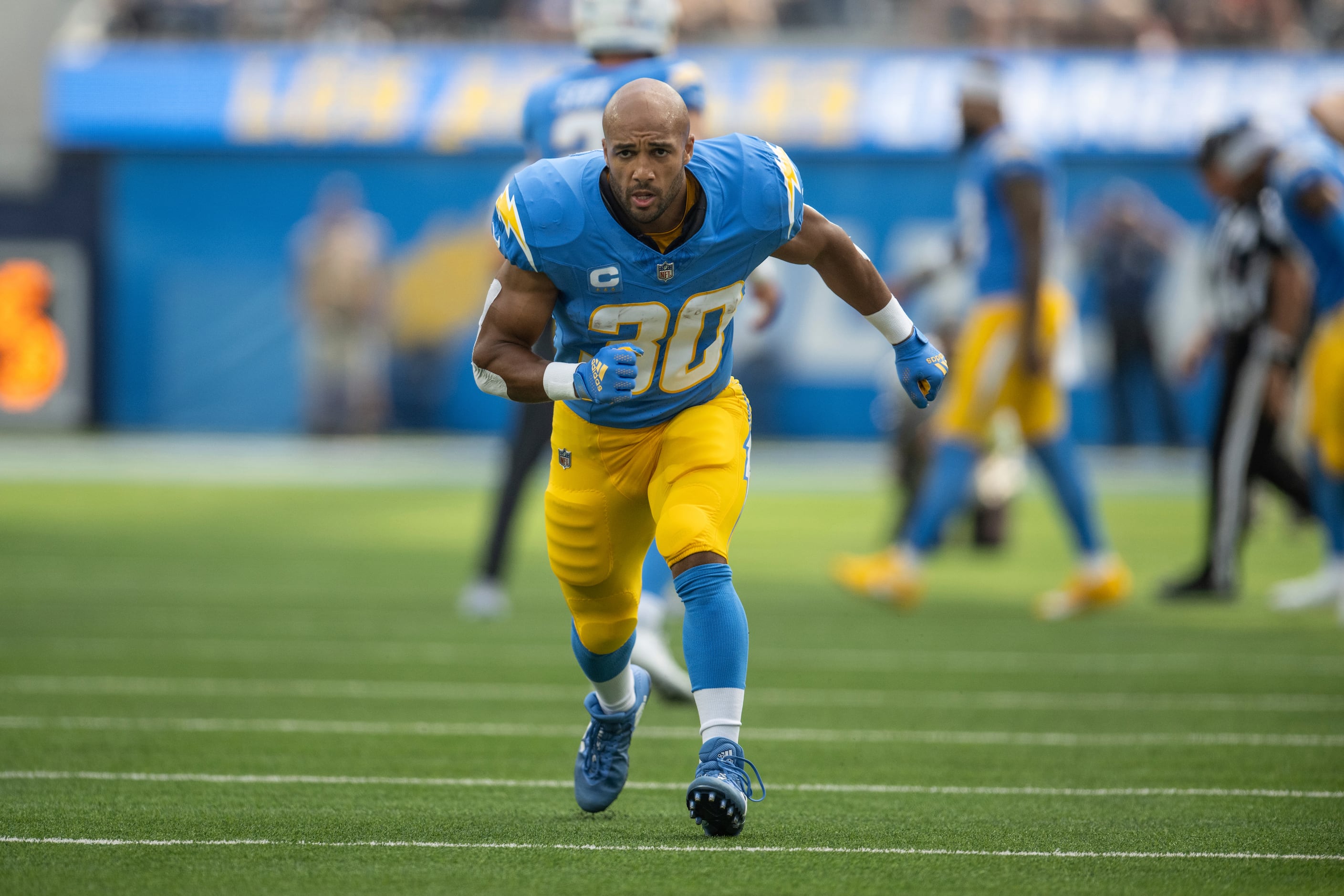 Photos: Chargers vs Rams Game Action