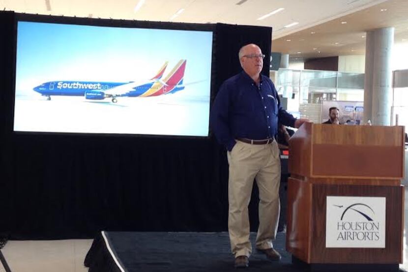  Bob Montgomery, Southwest Airlines' vice president of airport affairs