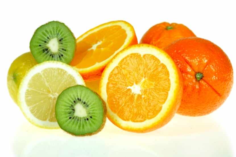 Se recomienda comer antioxidantes en frutas y verduras y pastillas de multivitaminas./iSTOCK
