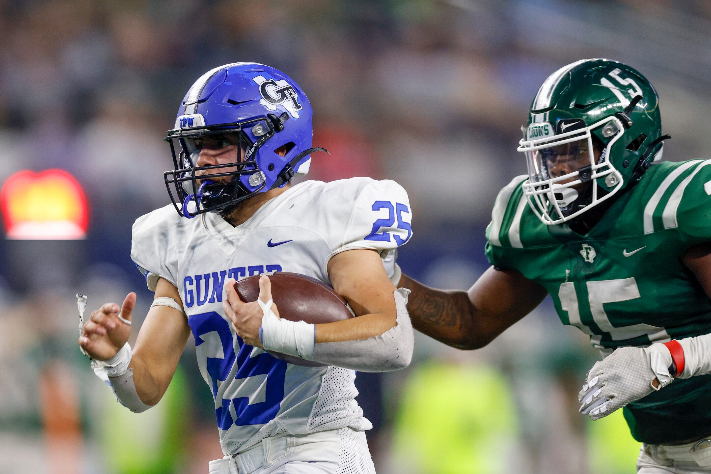 Franklin defensive back Bryson Washington (15) chases Gunter running back Saul Rodriguez...