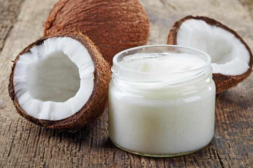 El aceite de coco contiene una cantidad grasa saturada no recomendable para consumo de los...