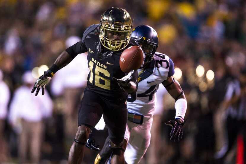 Oct 5, 2013; Waco, TX, USA; Baylor Bears wide receiver Tevin Reese (16) catches a touchdown...