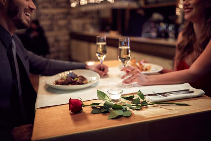 Hay varios restaurantes en el Norte de Texas donde cenar para celebrar el Día del Amor y la...