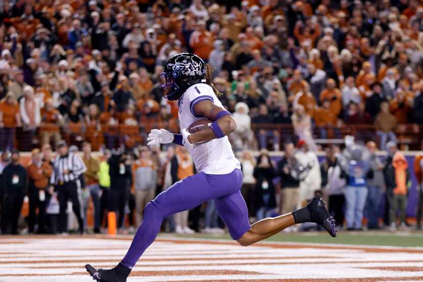 TCU Horned Frogs wide receiver Quentin Johnston (1) caught a fourth quarter touchdown at DKR...