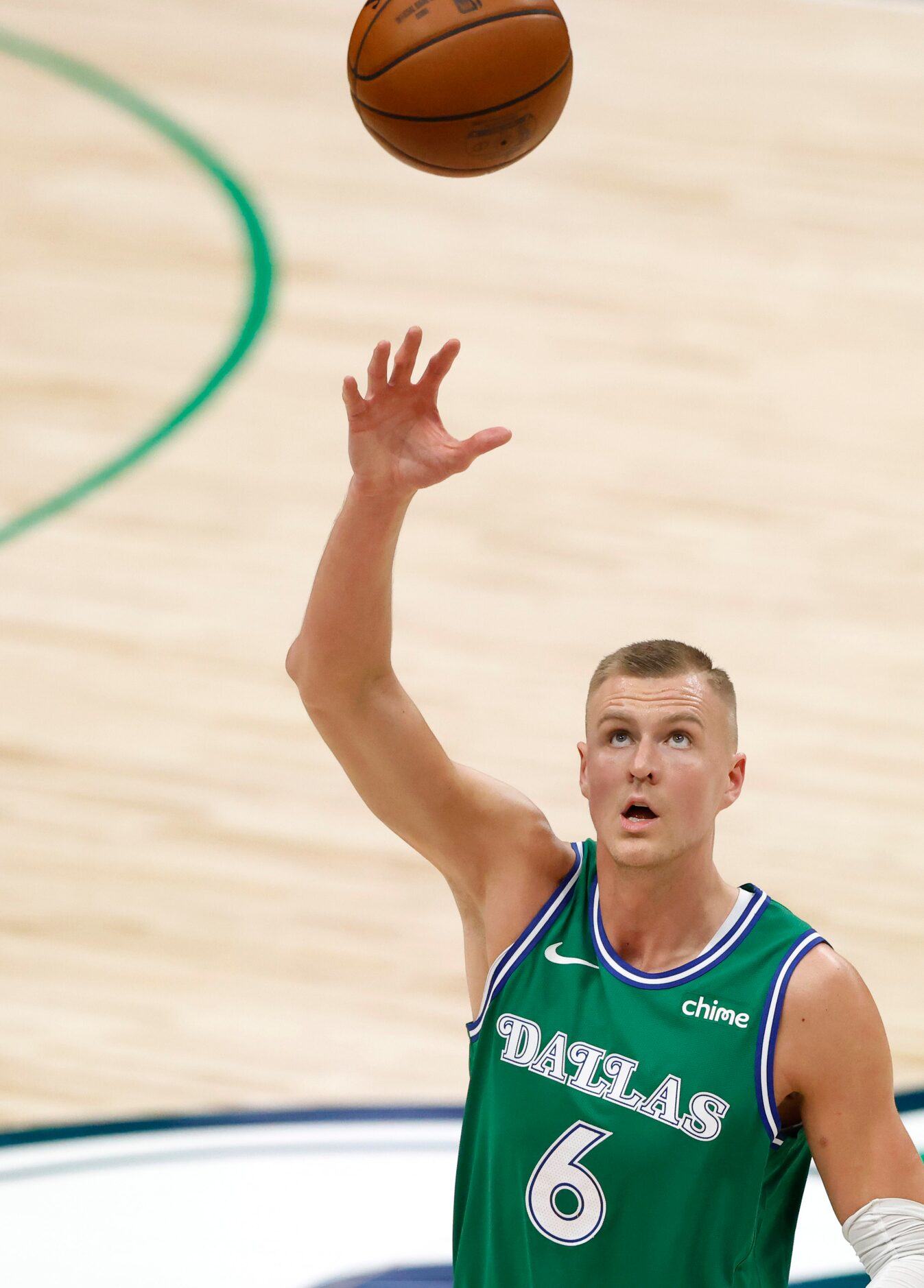 Dallas Mavericks forward Kristaps Porzingis (6) prepares to catch a pass in a game against...